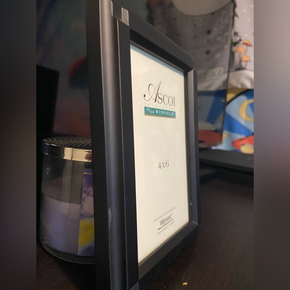 Black Wooden Photo-frame 4 X 6 - Picture 3 of 5